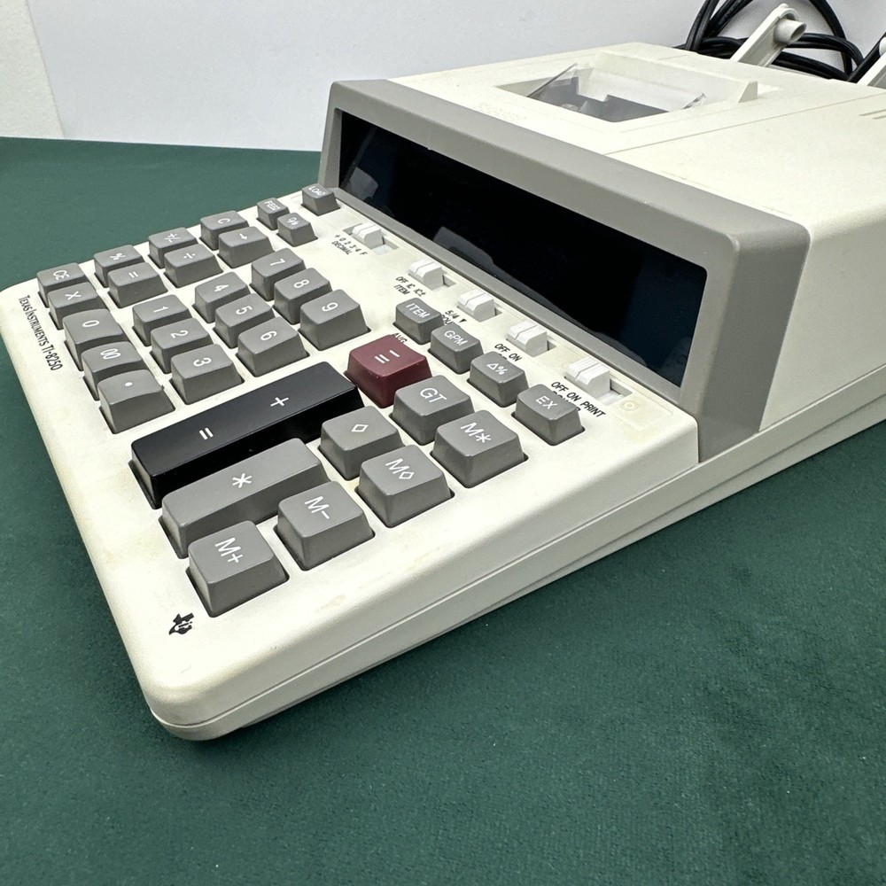 Texas Instruments Model TI-8250 Electronic Calculator Works