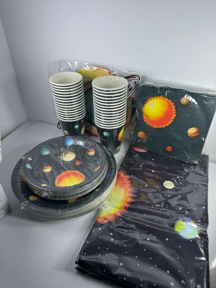 Outer Space Birthday Party Pack Outer Space 9" Dinner Paper Plates 7"