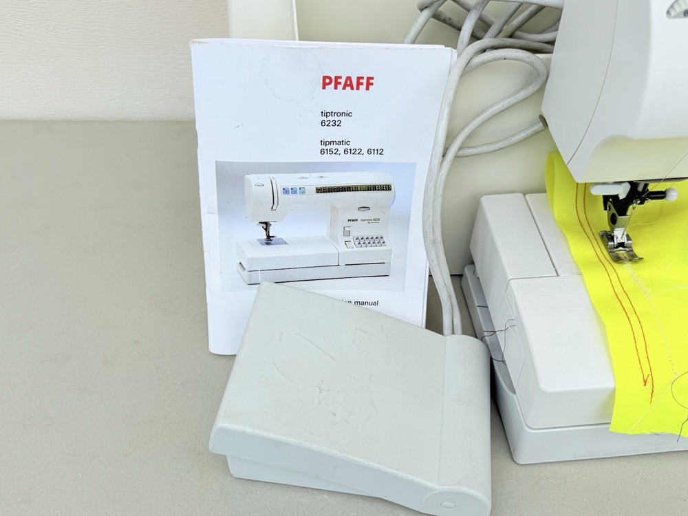 Pfaff Tipmatic 6122 Sewing Machine