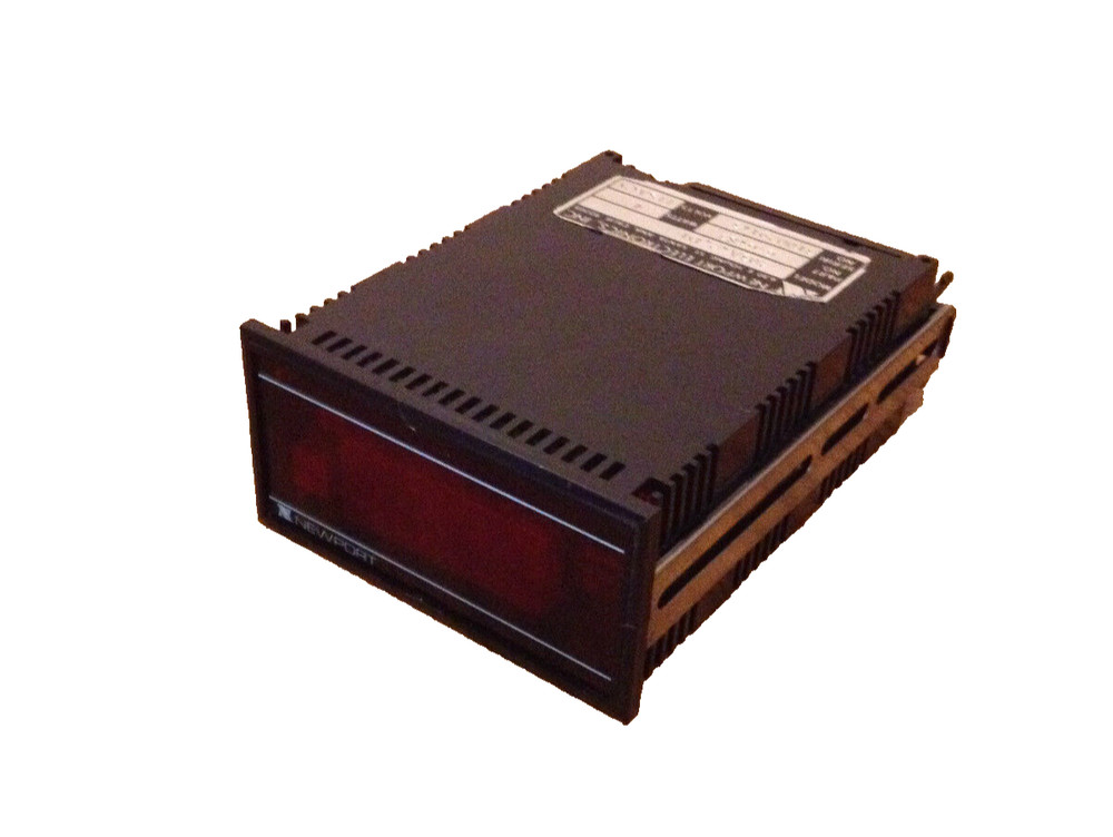 NEWPORT ELECTRONICS 203A-2 D1 VOLTMETER