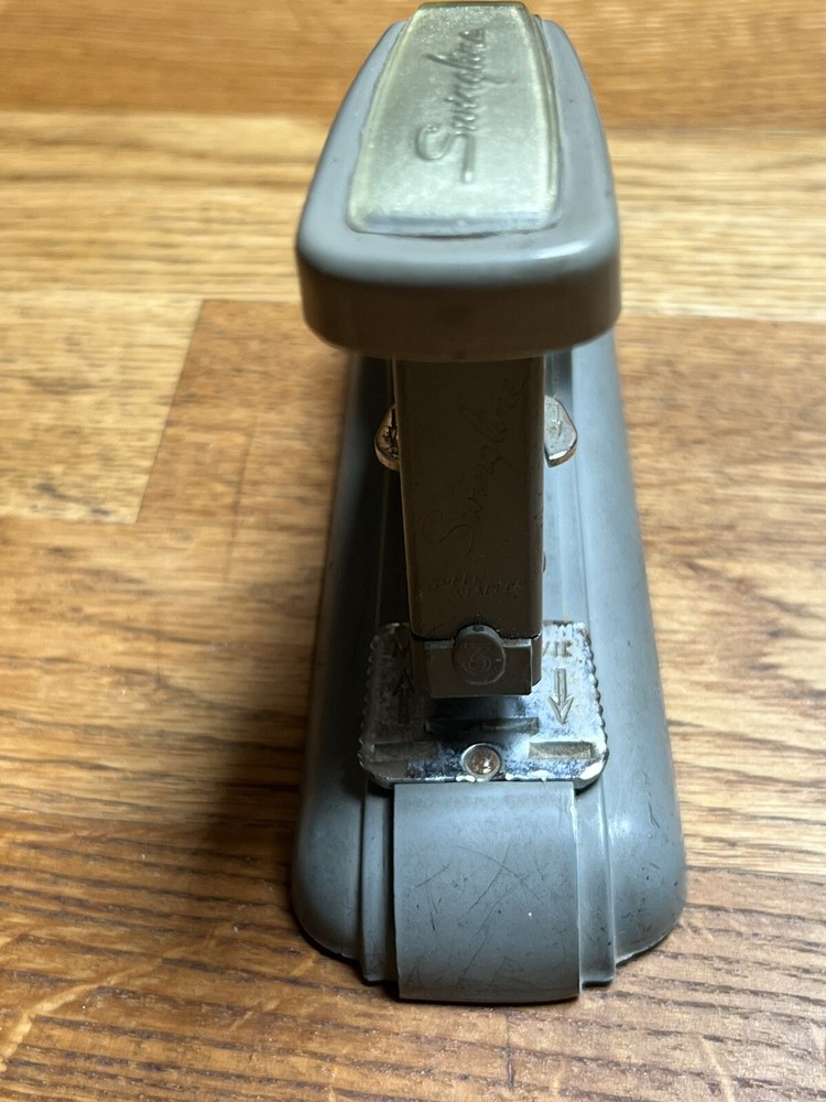 Swingline Stapler - Works Great !