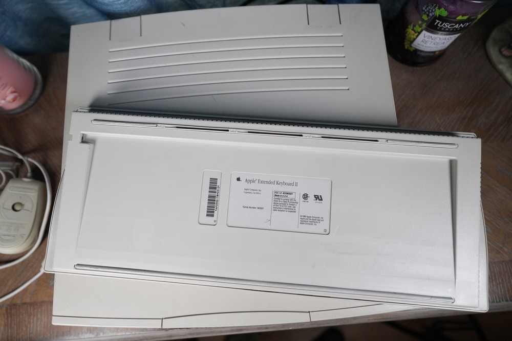 1993 Apple Macintosh Centris 660AV Computer + Keyboard & Mouse (TESTED & WORKS)
