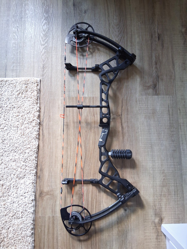 Bear Archery Traxx Compound Bow - Used