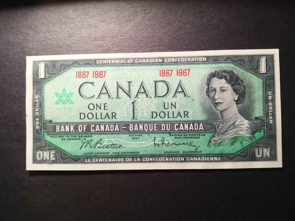 Canada 1967 QE2 One Dollar Crisp