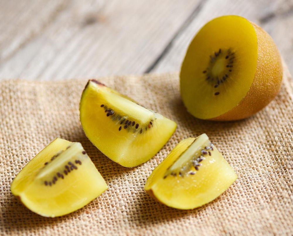 Fresh Golden Kiwi Fruit (2 Pounds)