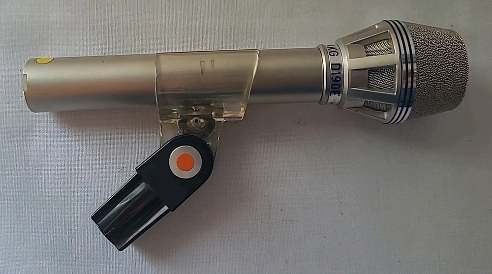 Vintage 1970's AKG D190E Dynamic cardioid microphone untested W/ case