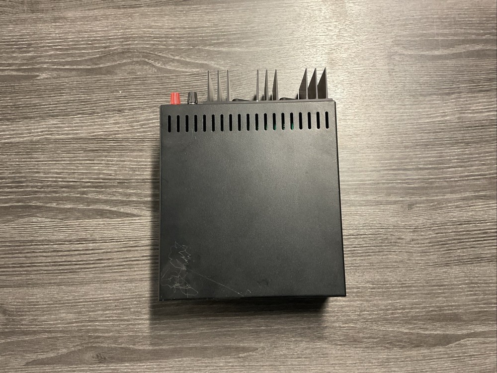 Astron SL-11A 13.8 VDC 11 Amp Continuous Power Supply