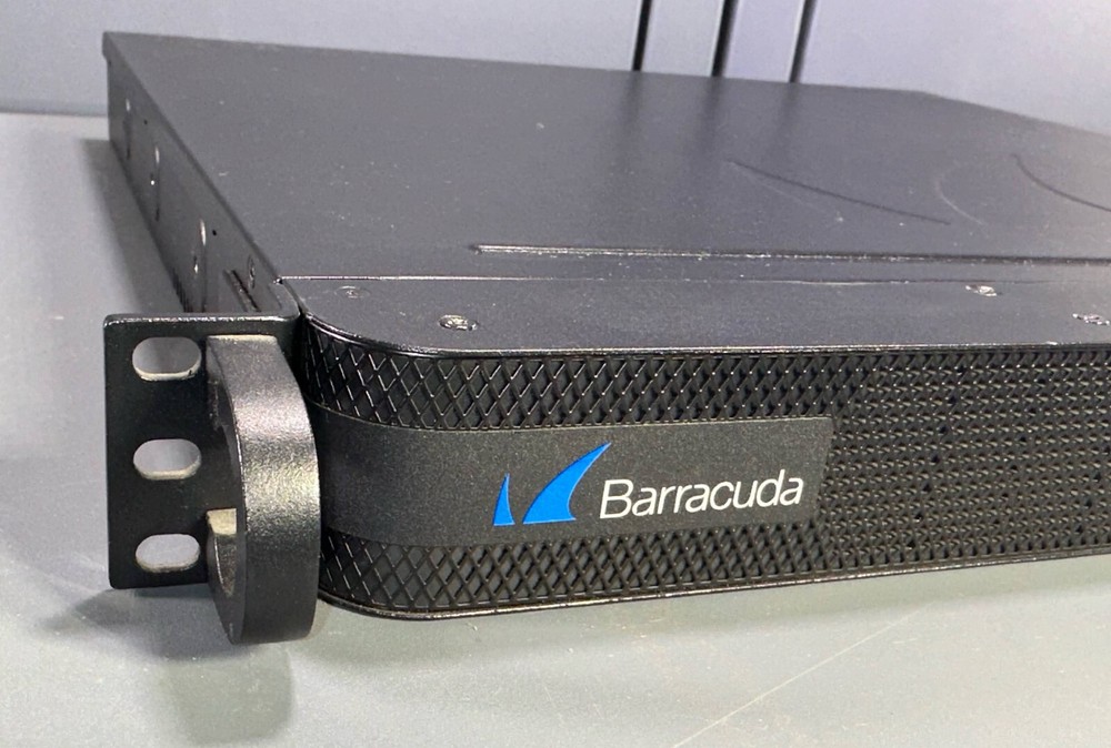 Barracuda Security Spam & Network Firewall 300 BSF300a SEE VIDEO!!