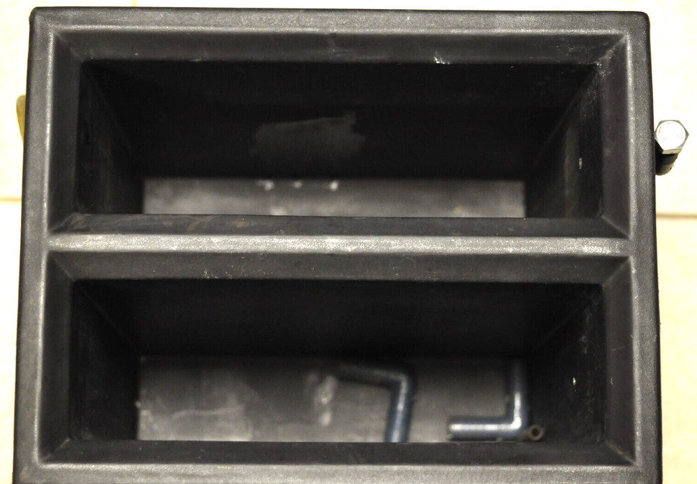 Unicolor plastic developing/processing tank as shown. TESTED.