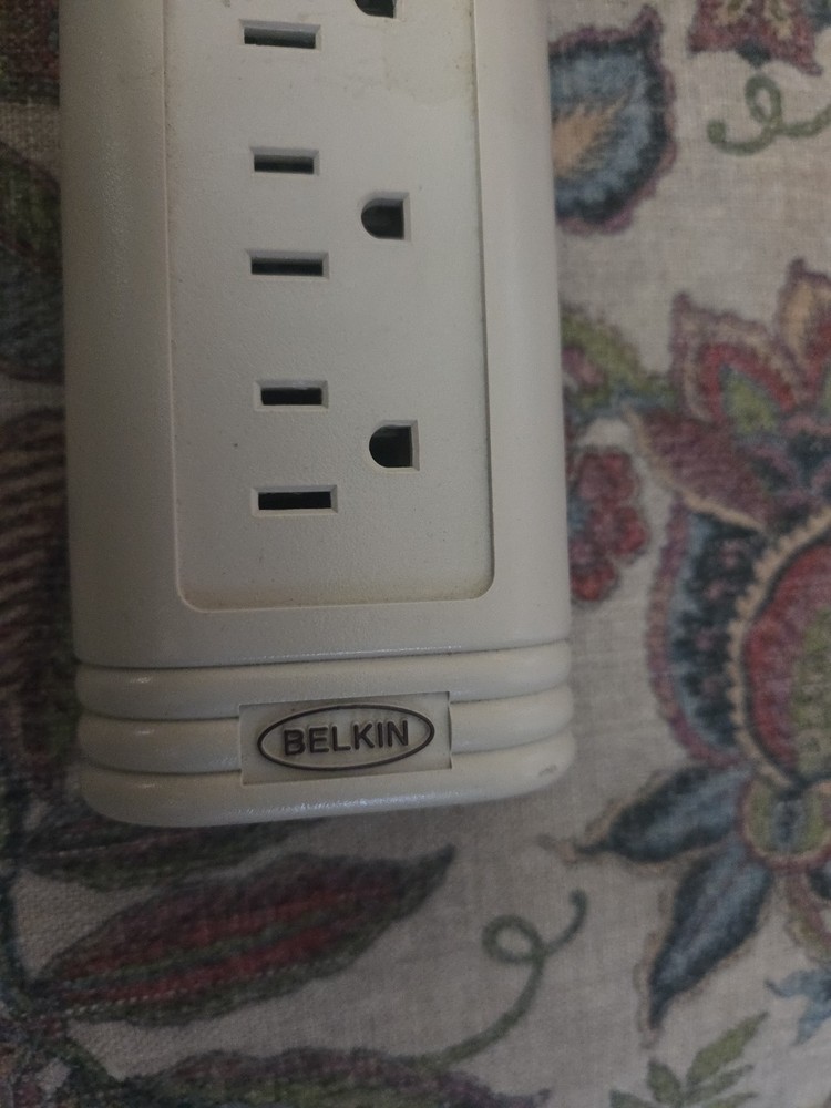 Belkin Surge Master 7 Outlets F5C550