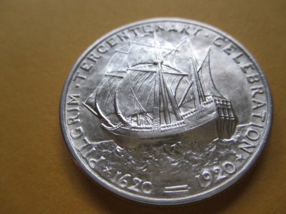 1920 HALF DOLLAR PILGRIM TERCENTENARY COMEMMORTIVE.