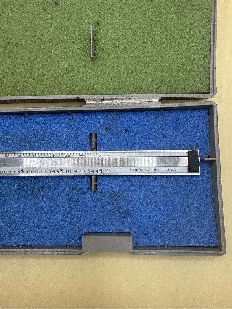 Mitutuyo Dial Caliper, M.N 84. Shock-Proof.