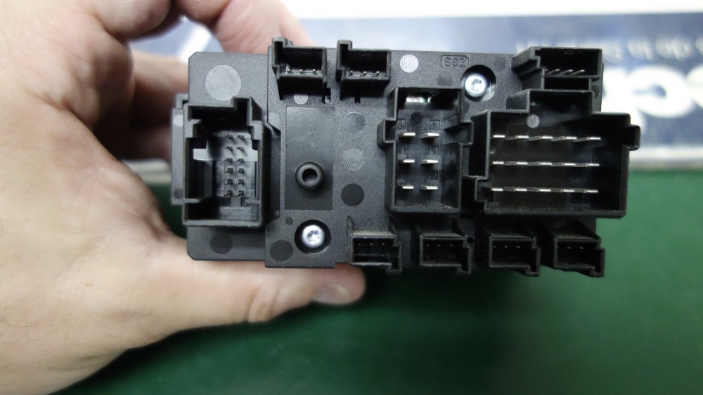 Freightliner Hazard Switch Panel a06-60972-008 Dash Light and Footwell Light