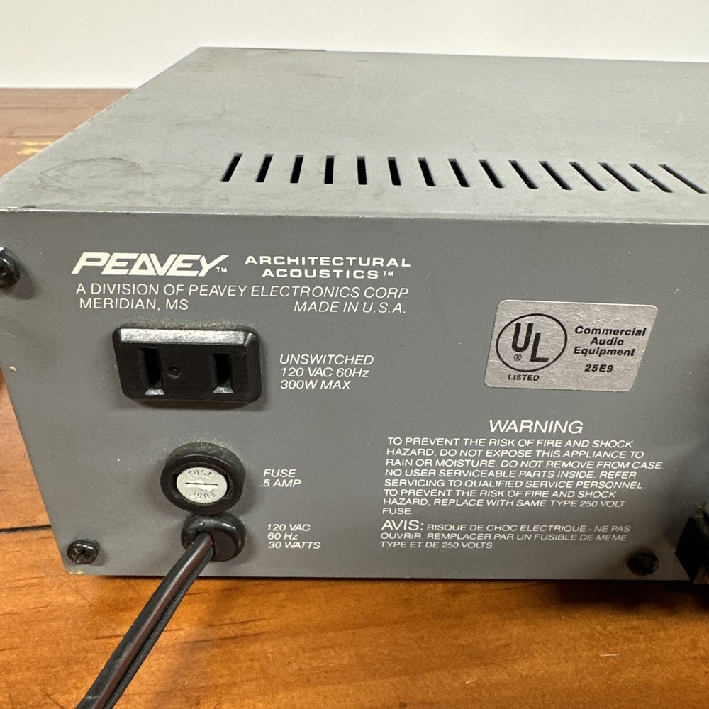 Peavey UMA 12 Utility Mixer Amplifier