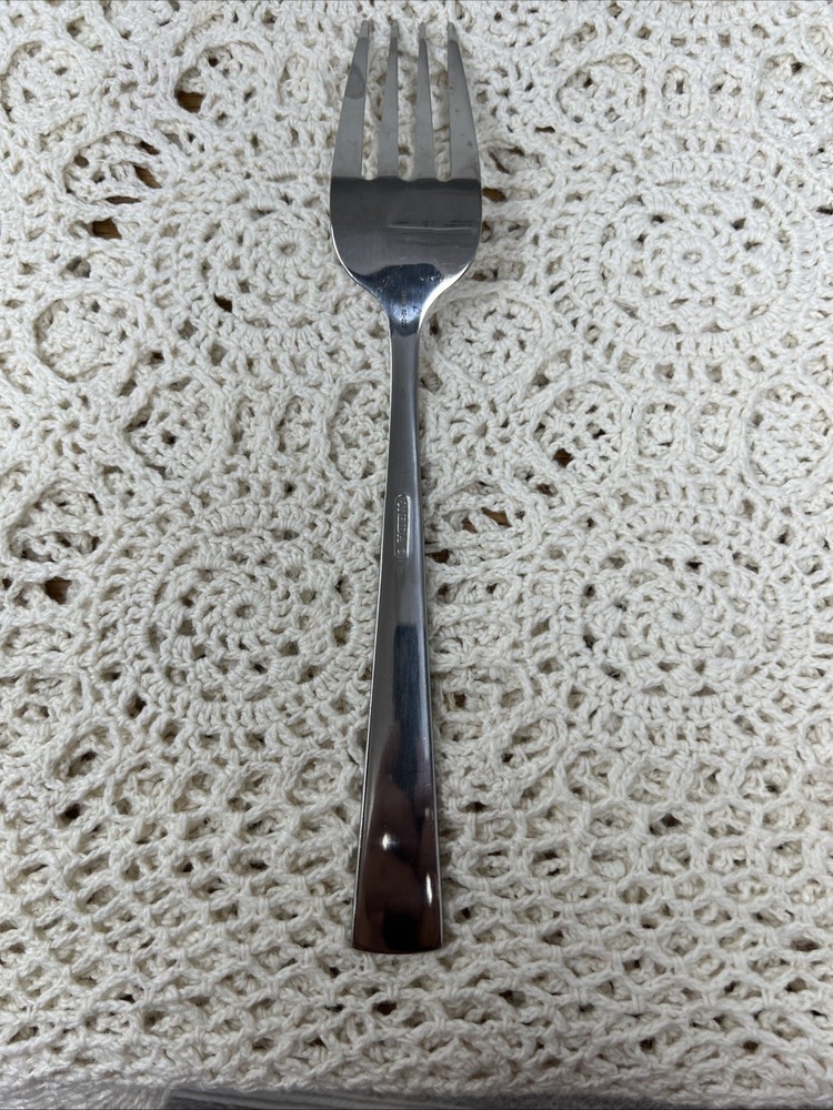 Nocha Serving Fork Stainless Flatware Silverware Oneida Glossy 9 Inch