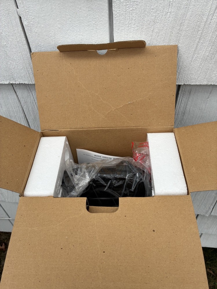 Salton Sandwich Maker - model SA8BLK - NEW