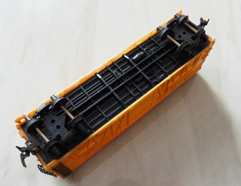 HO ROCO Union Pacific Cattle Car UP 476300
