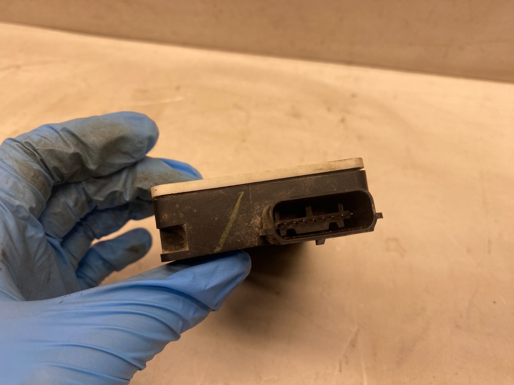 2013-2017 BUICK ENCLAVE LEFT OR RIGHT REAR SIDE BLIND SPOT SENSOR MODULE CONTROL