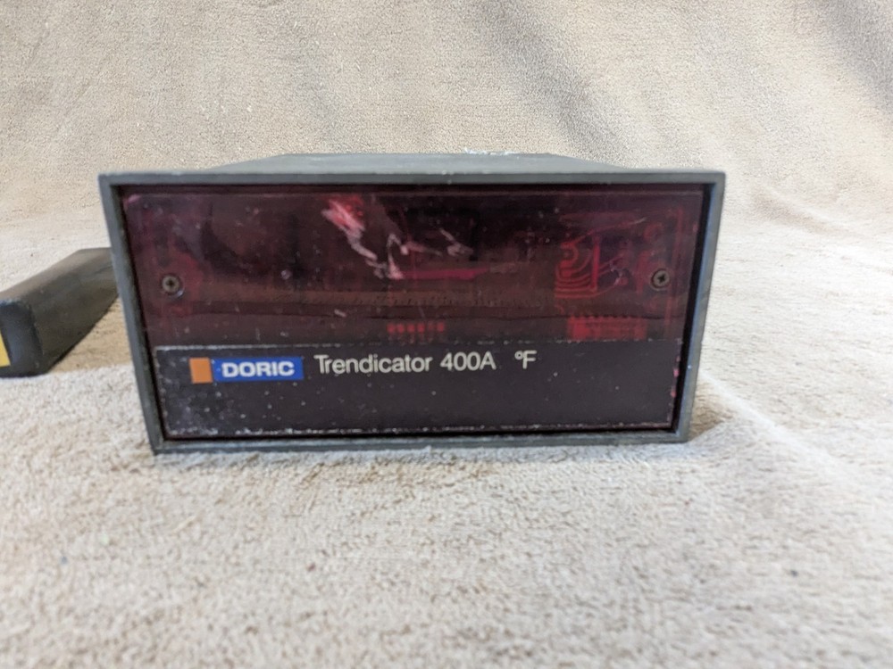 Doric Trendicator 400A Digital Temperature Indicator USED