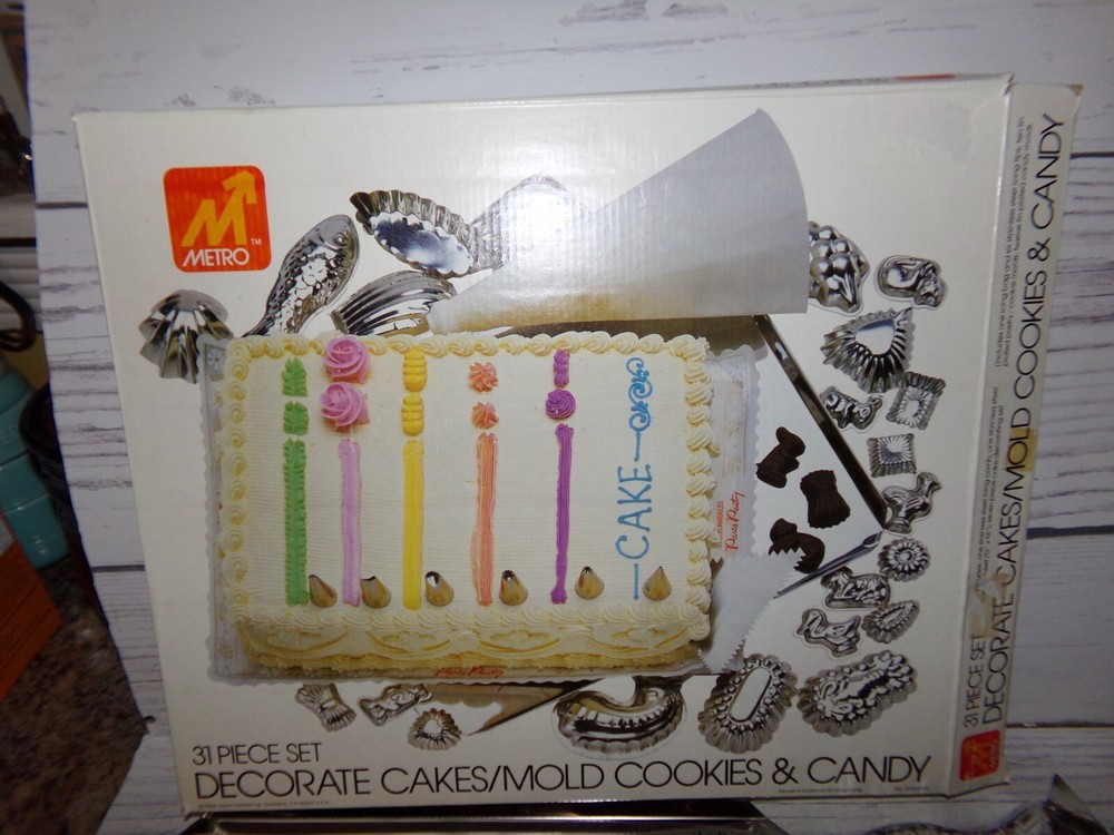 24 Pc Cake Cookie Candy Sheet Pan Mold Set