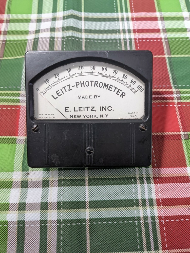 VINTAGE LEITZ PHOTROMETER (JUST THE METER)