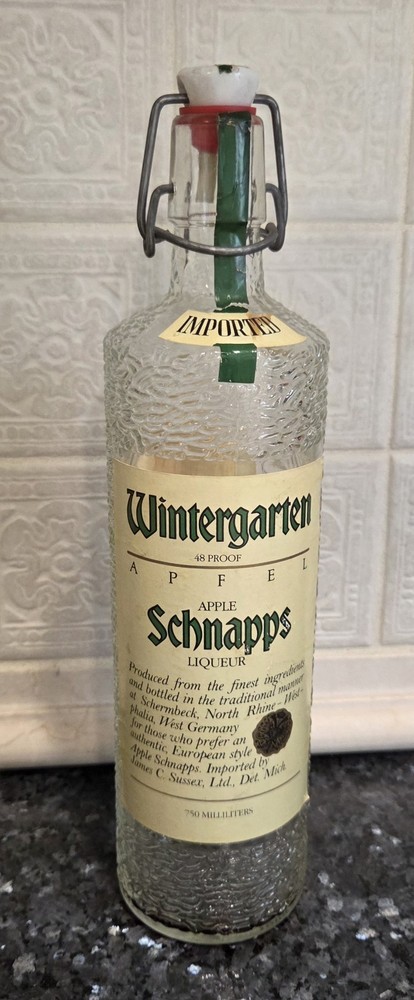 Vintage~Wintergarten Apple Schnapps~Empty Bottle~750ml