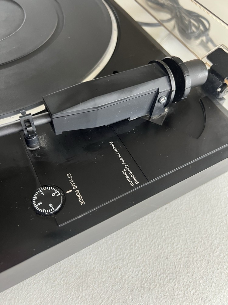 Denon Turntable Quartz DP-23F Micro Processor Fully Automatic Turntable System