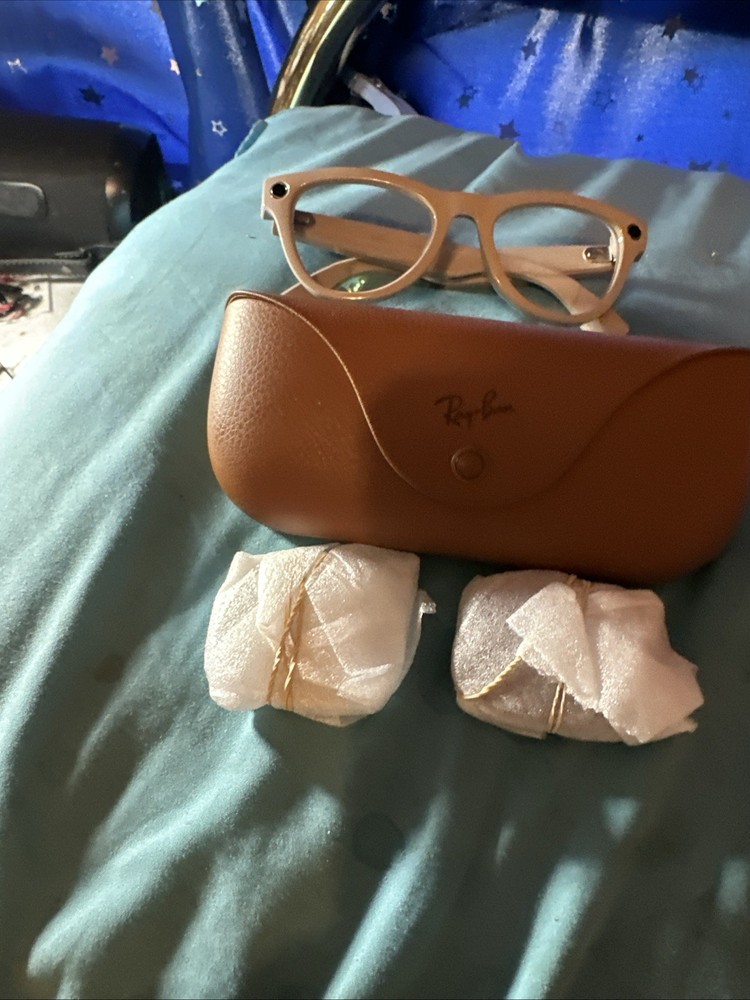 Ray-Ban Meta Glasses Skyler Model 4010