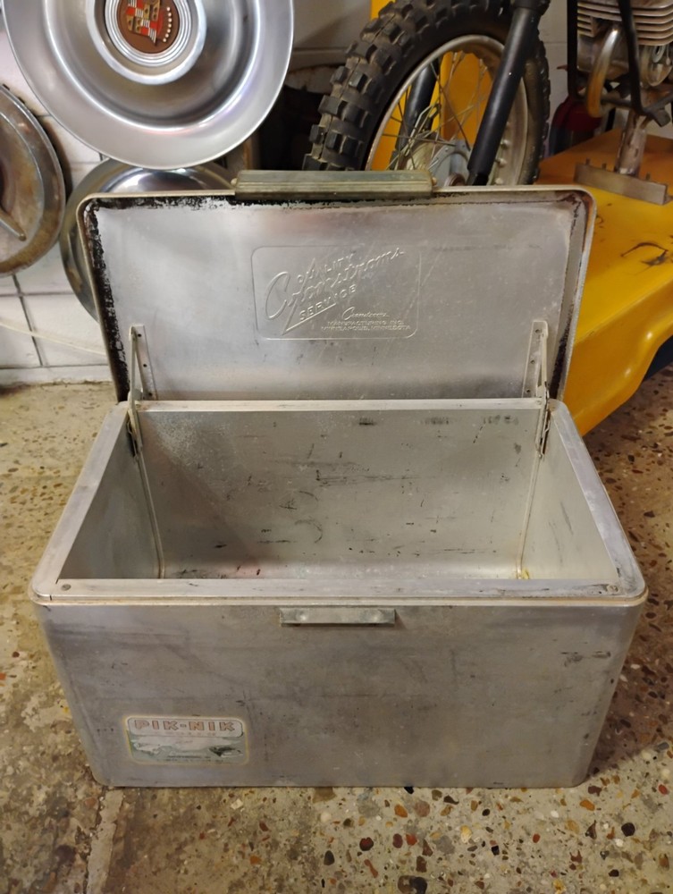 Vintage Pik-Nik Ice Chest