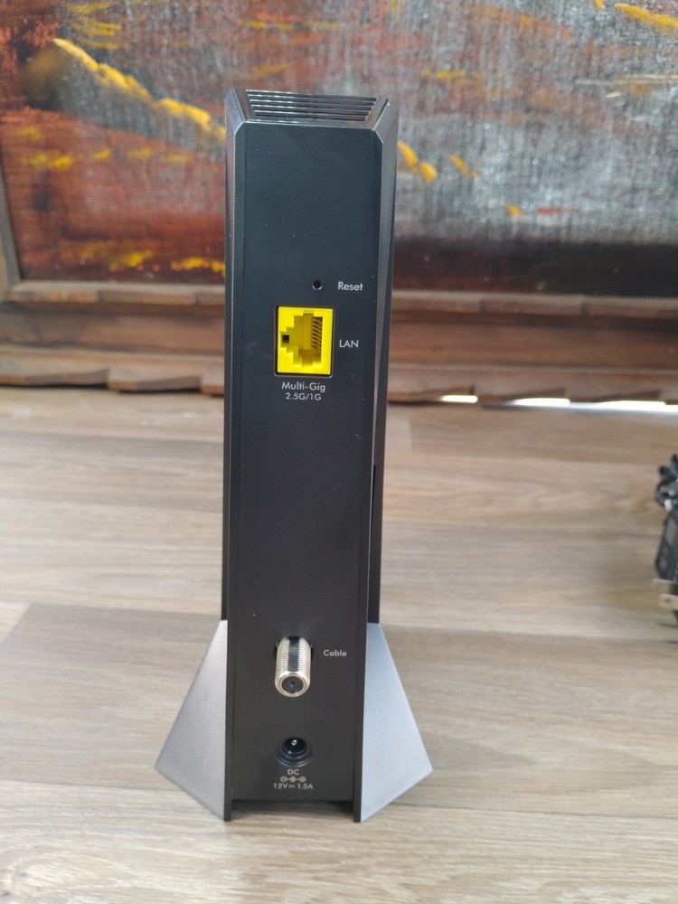 NETGEAR CM2000 Nighthawk DOCSIS 3.1 - 2.5 Gbps Internet Speed Cable Modem