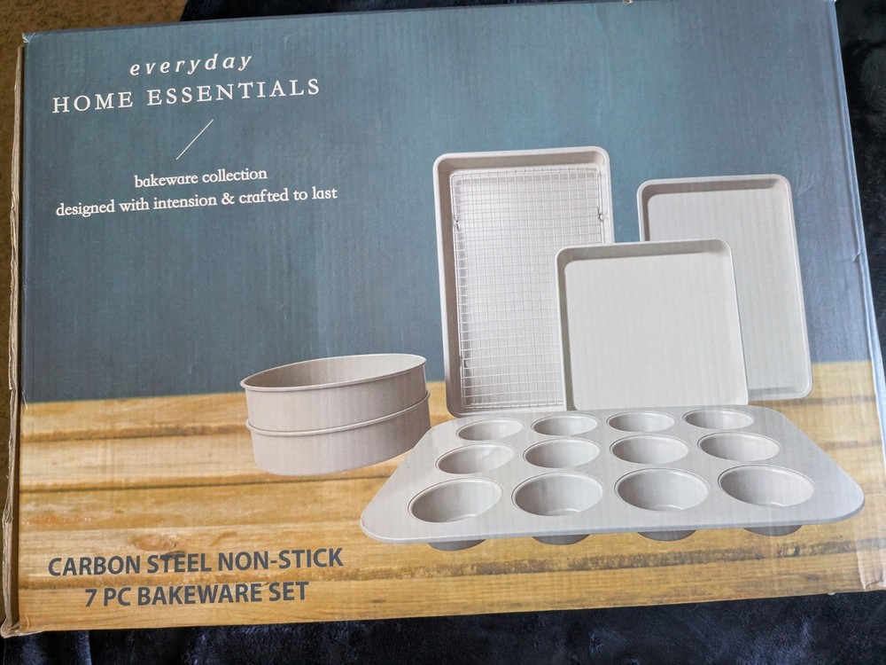 Everyday Home Essentials 7Pc Carbon Steel Non-Stick Bakeware Set New