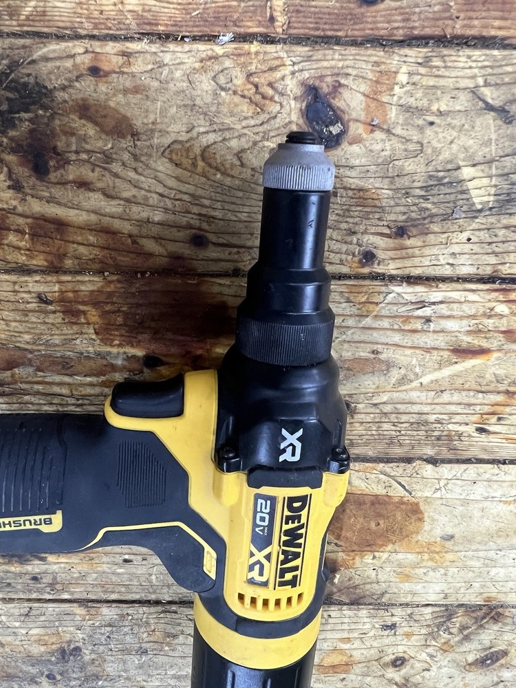 dewalt DCF403 Rivet Tool Set