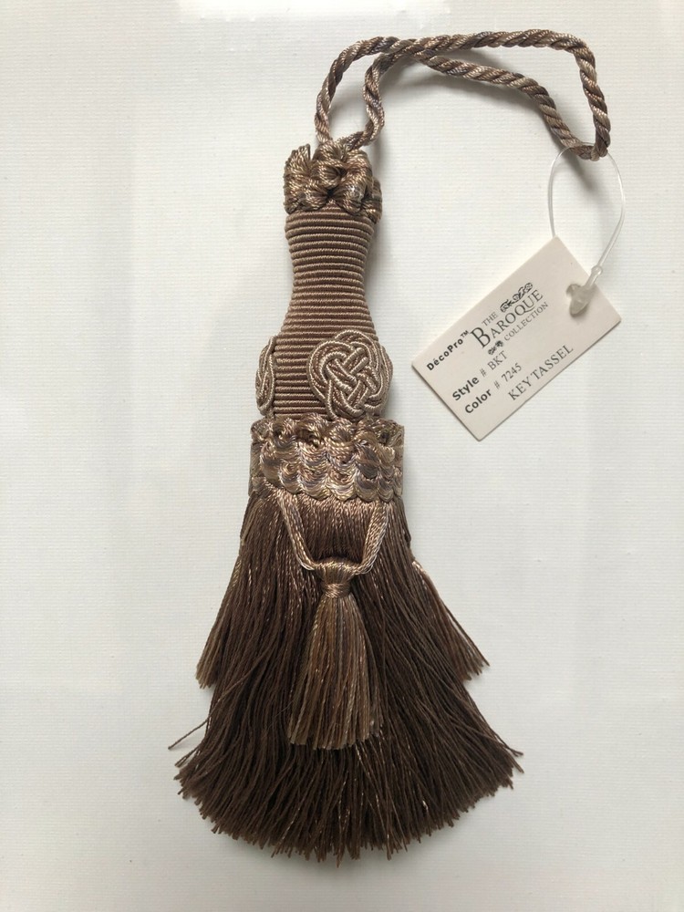 TASSEL - Taupe - Elegant  7"