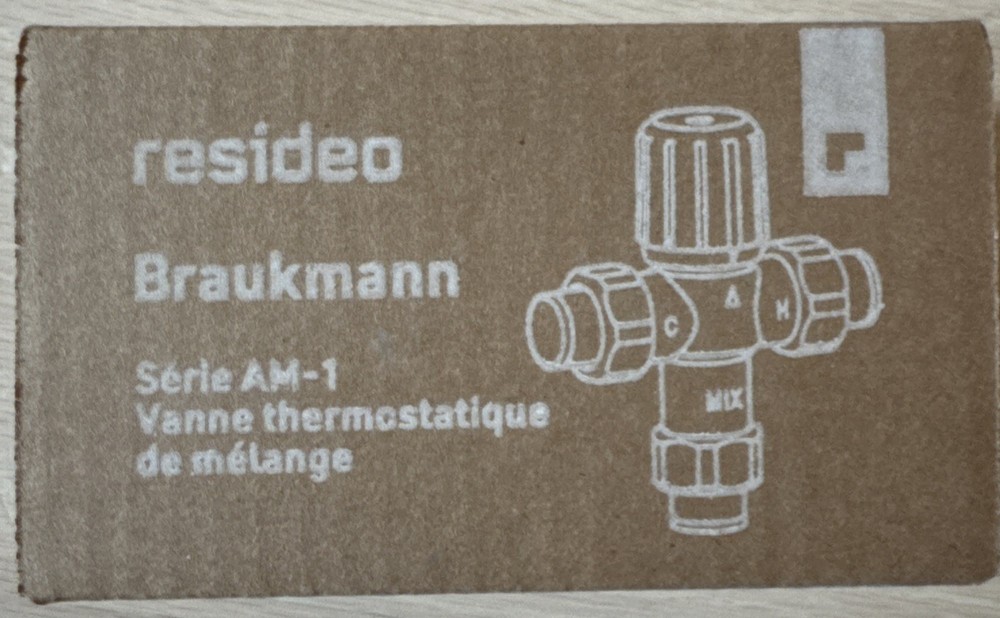 Honeywell Home AM101R-US-1 3/4" Union Sweat Heating Only - Brass