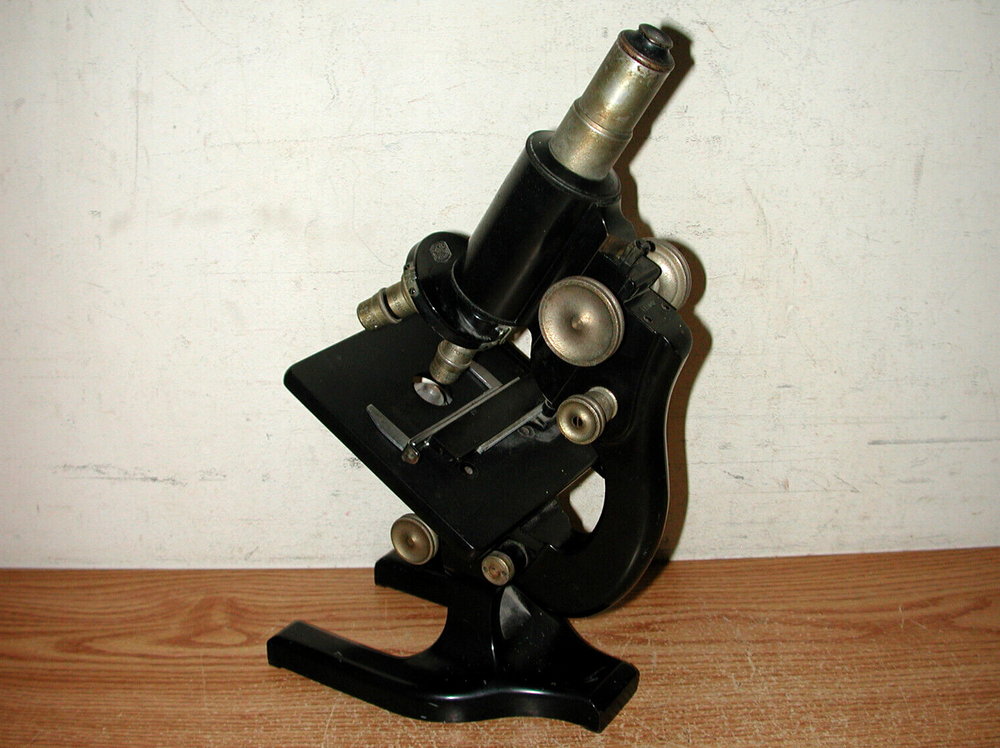 VINTAGE SPENCER BUFFALO CAST IRON BLACK MICROSCOPE #131942