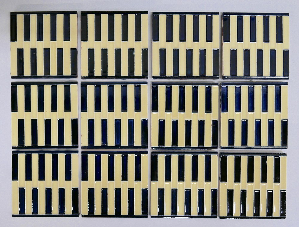 Calco Vintage Tile Alternating Yellow & Black Bars