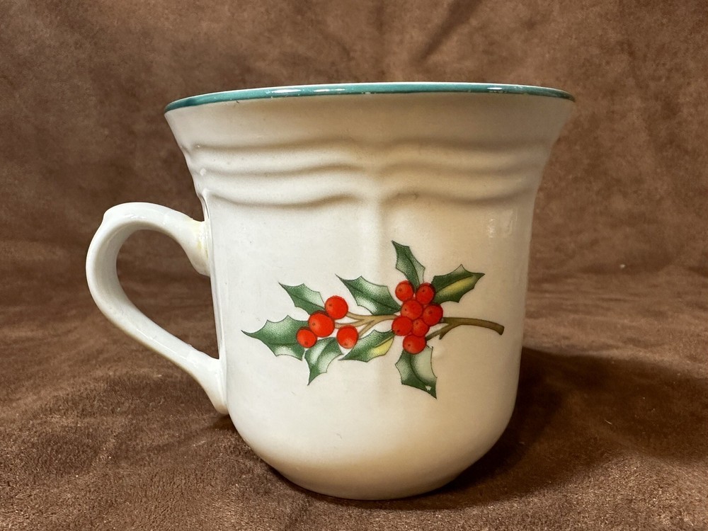 Tabletops Unlimited Christmas Dinnerware With Holly Design