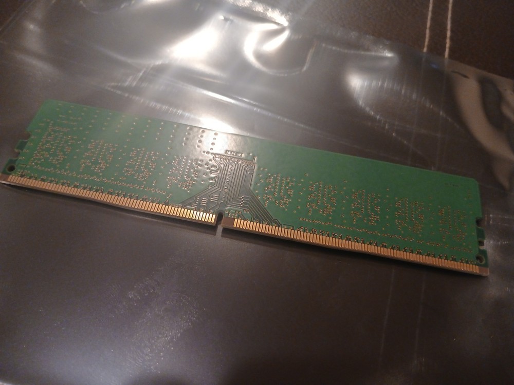 Micron MTA9ASF1G72AZ-2G3B1ZI 8GB DDR4 Server Memory