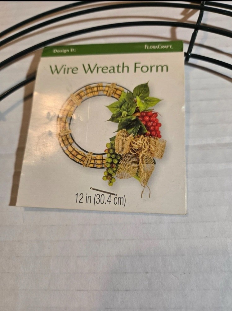 FloraCraft Wite Wreath Form