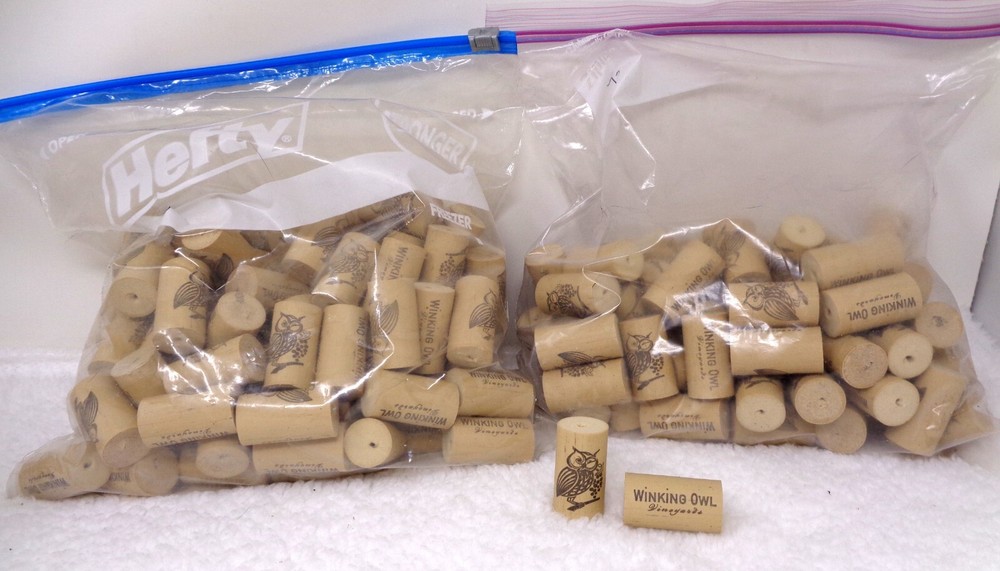 Corks: Winking Owl 173/Lot