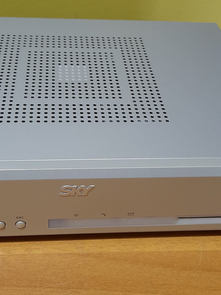 SKY DIGITAL DECODER MODEL DS432NS