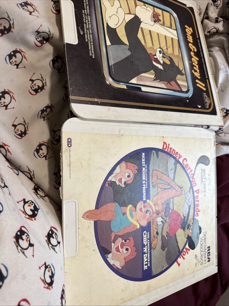 32 Collectible RCA Videodiscs
