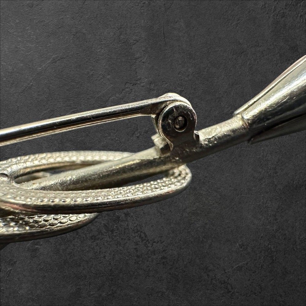 Unmarked Collar Bar Pin Silver Tone Vintage Textured Interlocking