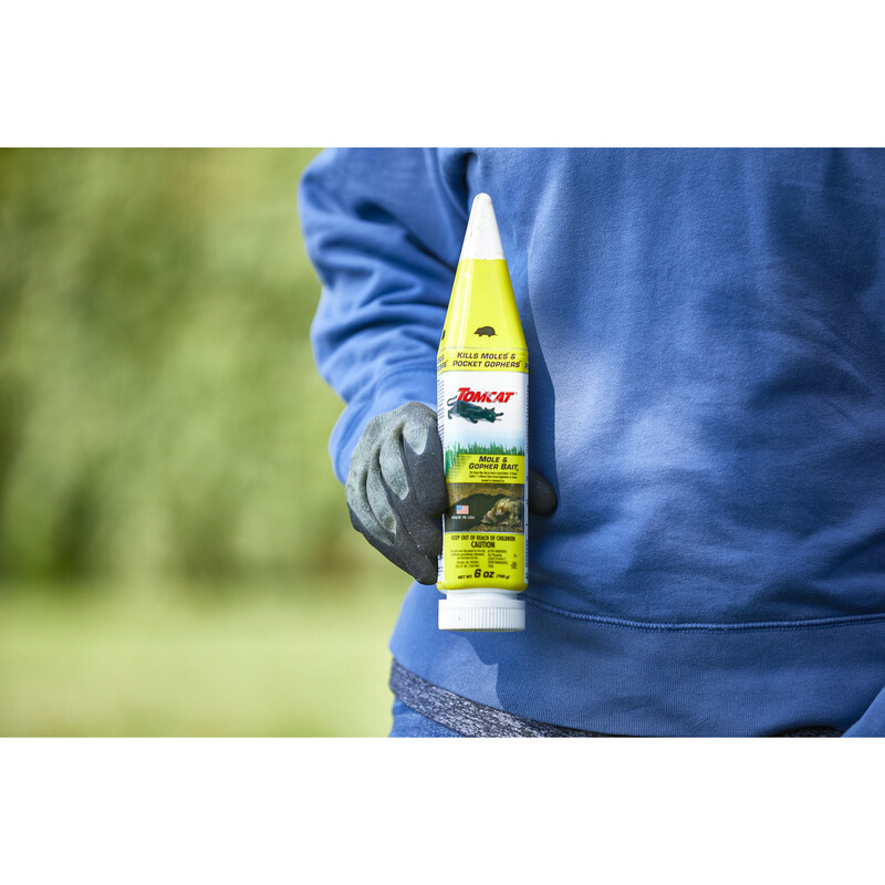 Tomcat 0372210 Mole and Gopher Bait, Garlic, Dark Gray