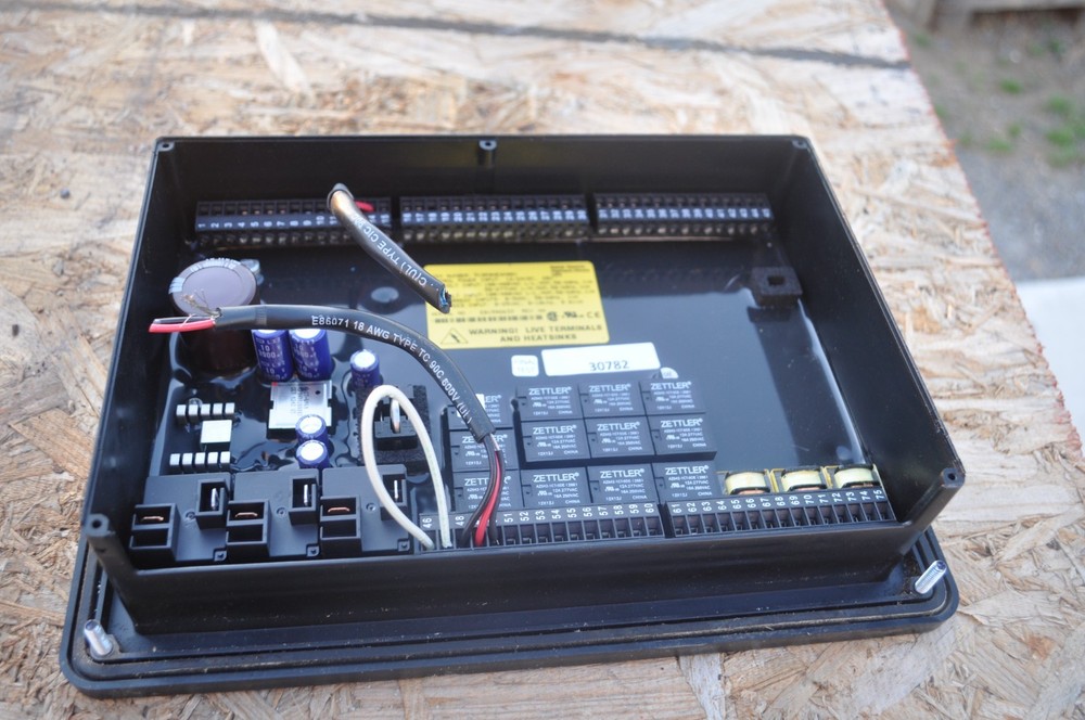 BASLER DGC-2020 ELECTRONICS DIGITAL GENSET CONTROLLER NEW