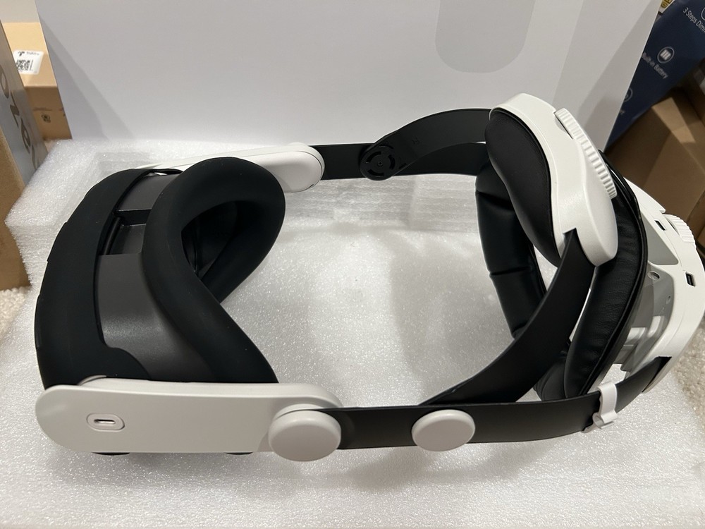 Meta Quest 3 128GB VR Headset - White