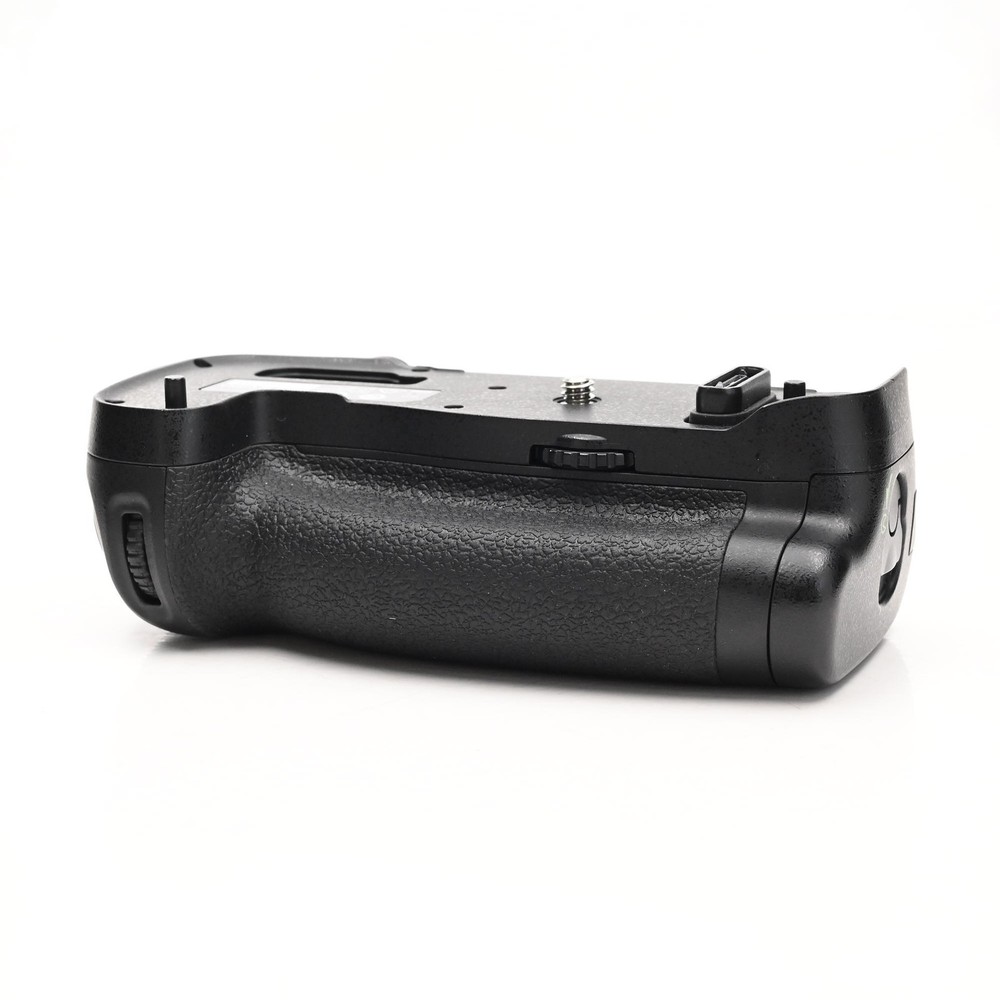 Nikon MB-D17 Multi Power Battery Pack for Nikon D500 #659