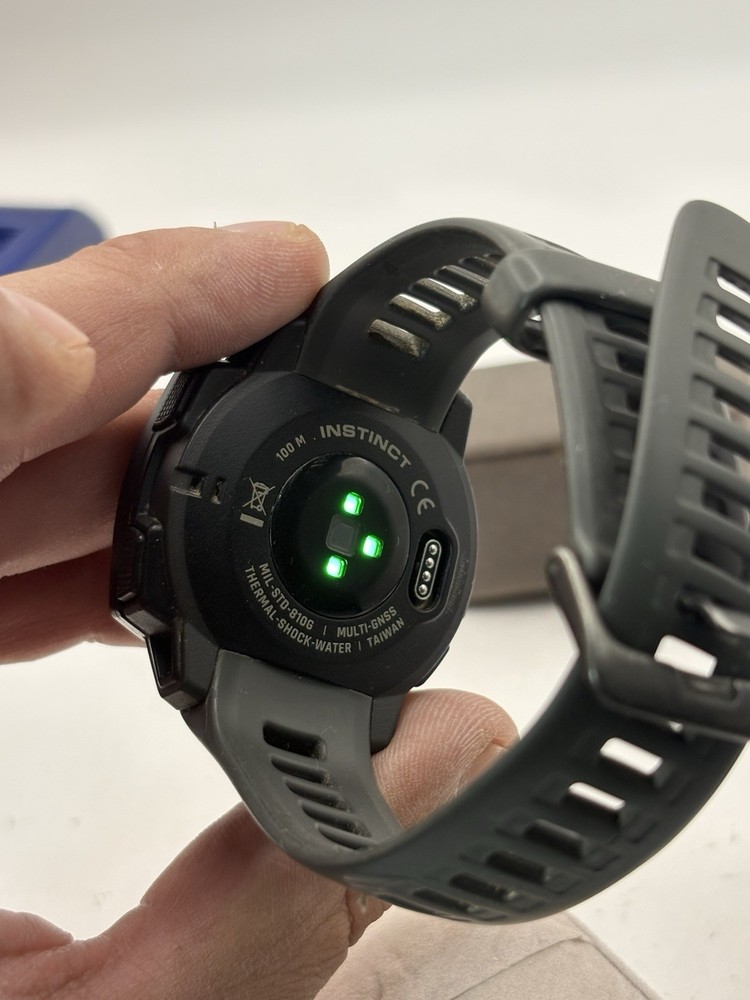 Garmin Instinct 2 Graphite Smartwatch w/ Charger Working Black