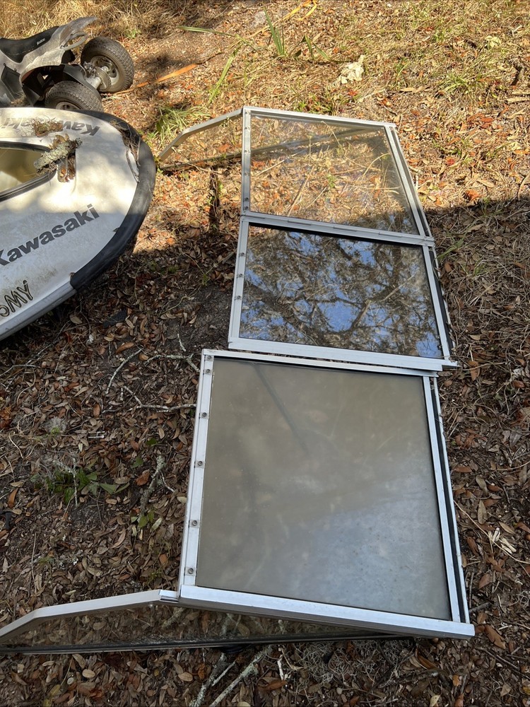 Spectrum Blue Fin 170 Windshield