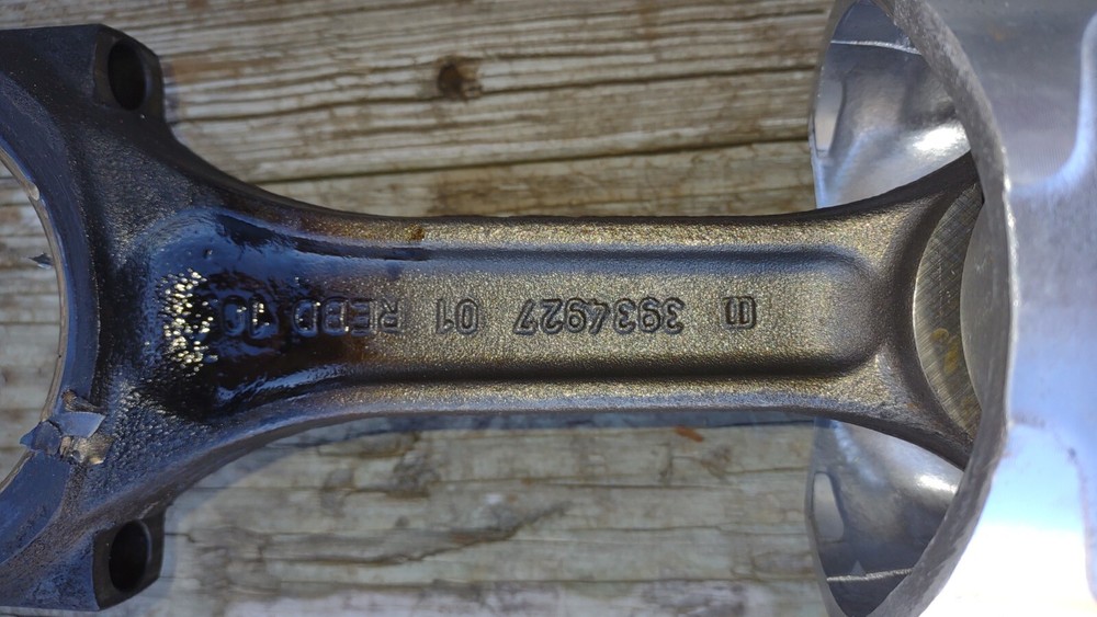 Cummins ISC 8.3CR Connecting Rod and Piston no5